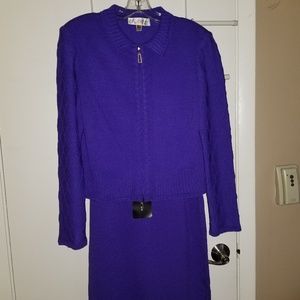 Suit Top size 4, bottom size 2 NWT.